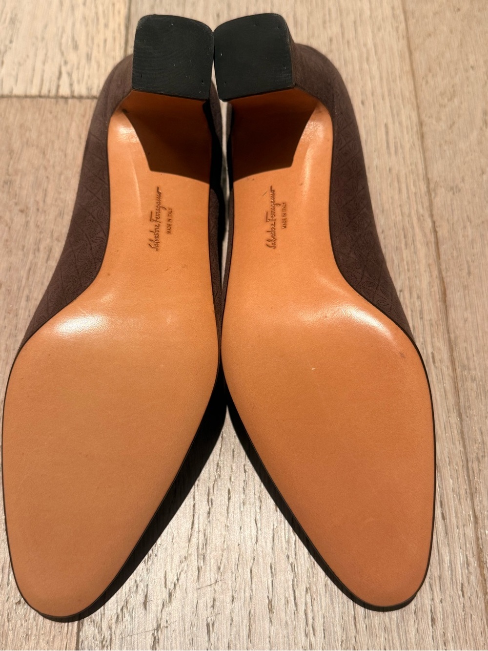 Vintage Salvatore Ferragamo Brown Laser-Etched Suede Almond Toe Block Heel 7.5 - Picture 5 of 8
